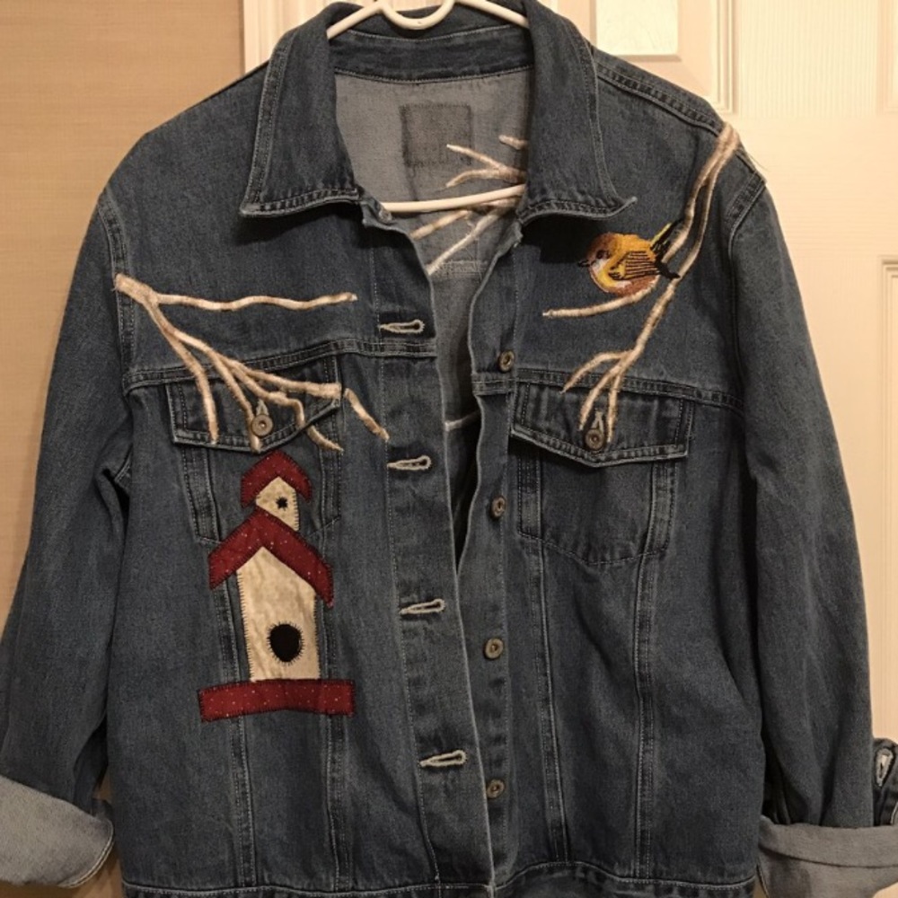 Jean jacket with embroidered birds
